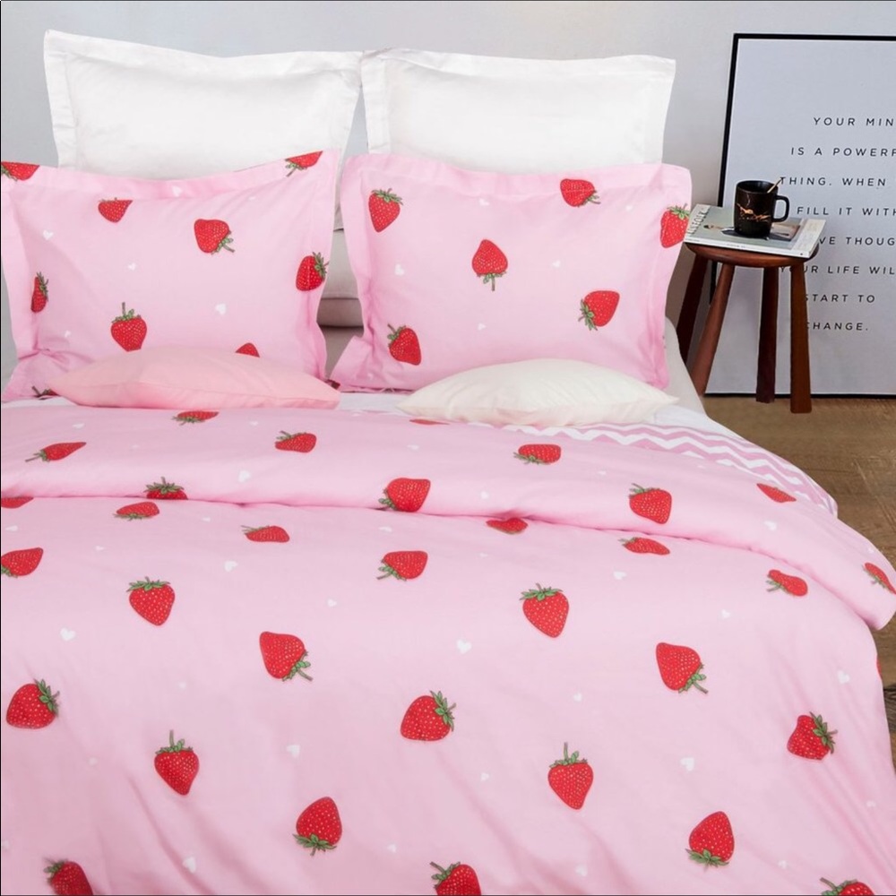 Microfiber Ultra Soft King Strawberry Duvet Cover